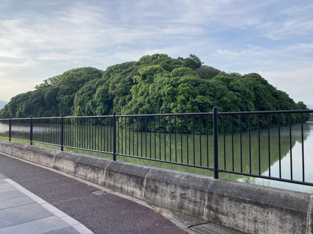 大阪府羽曳野市の白鳥陵古墳 大阪府羽曳野市の白鳥陵古墳