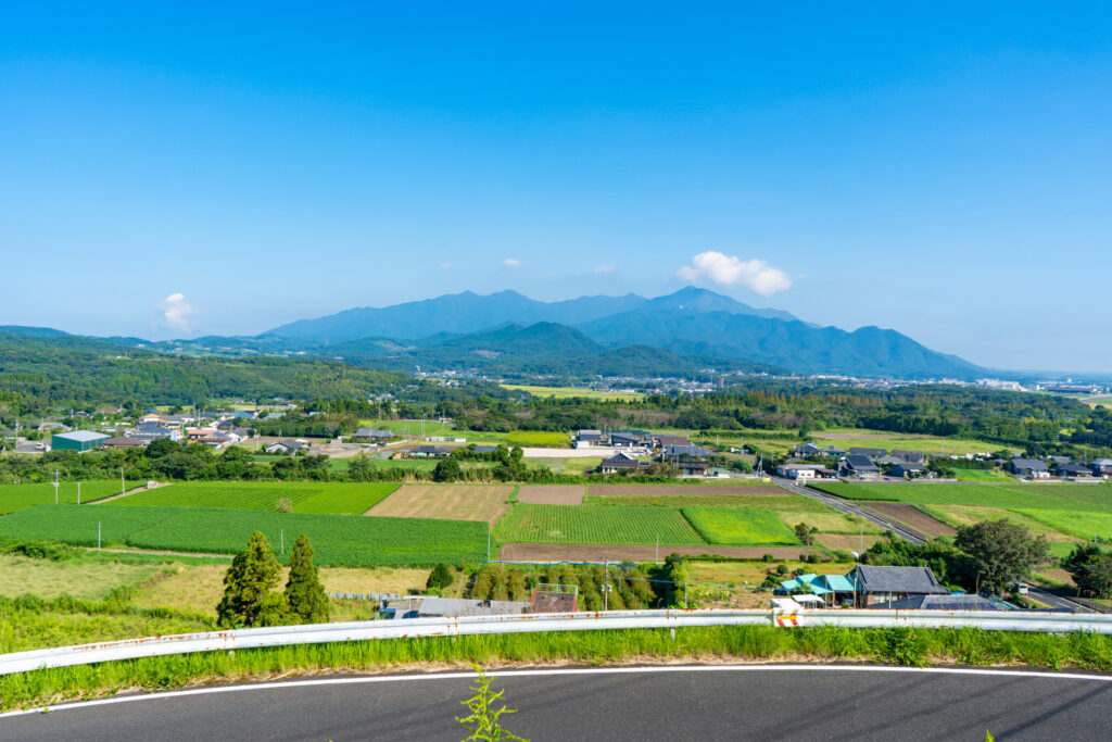 鹿屋市から見る高隈山地