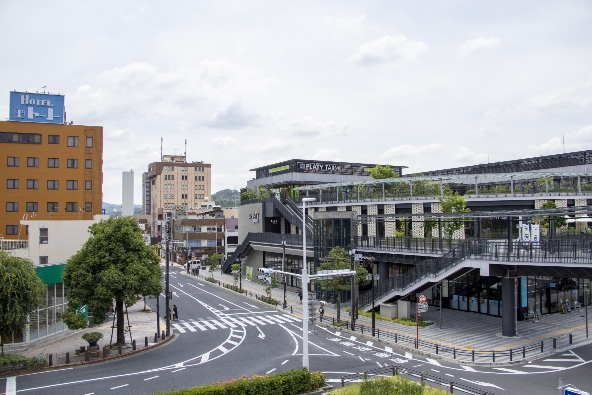 多治見市駅前