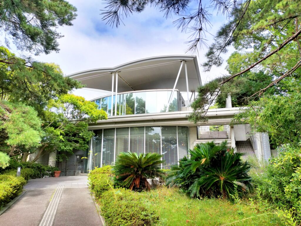 茅ヶ崎市美術館の外観