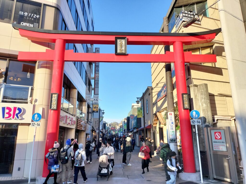 神奈川県鎌倉市の小町通りの人々