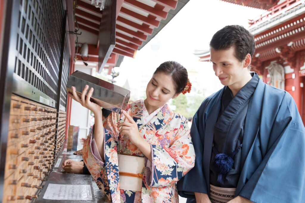 和装の観光客の写真