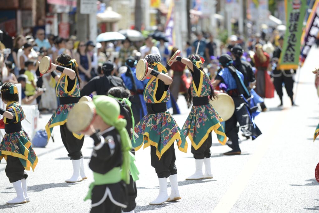 沖縄のエイサー祭り
