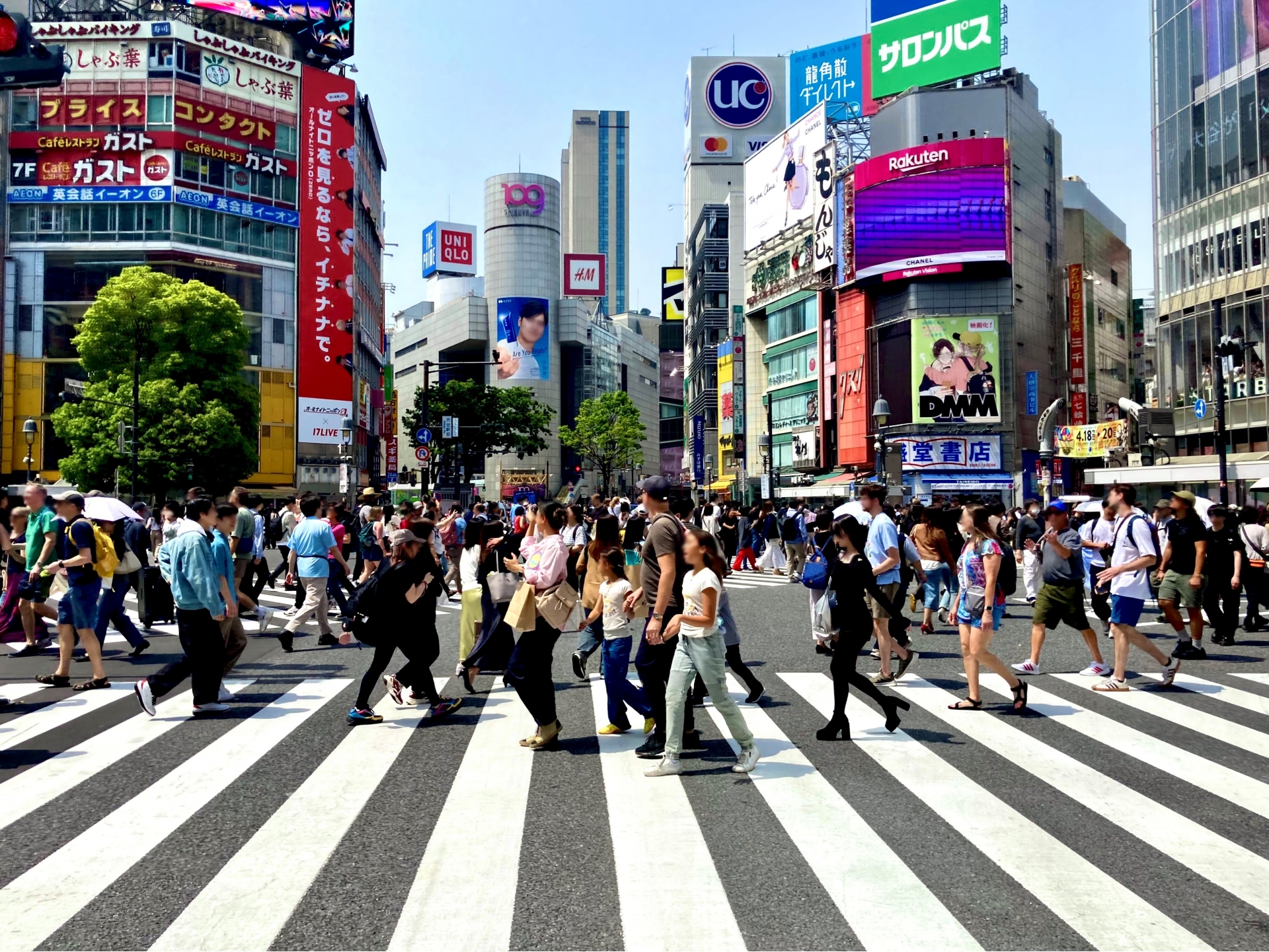 渋谷区のスクランブル交差点
