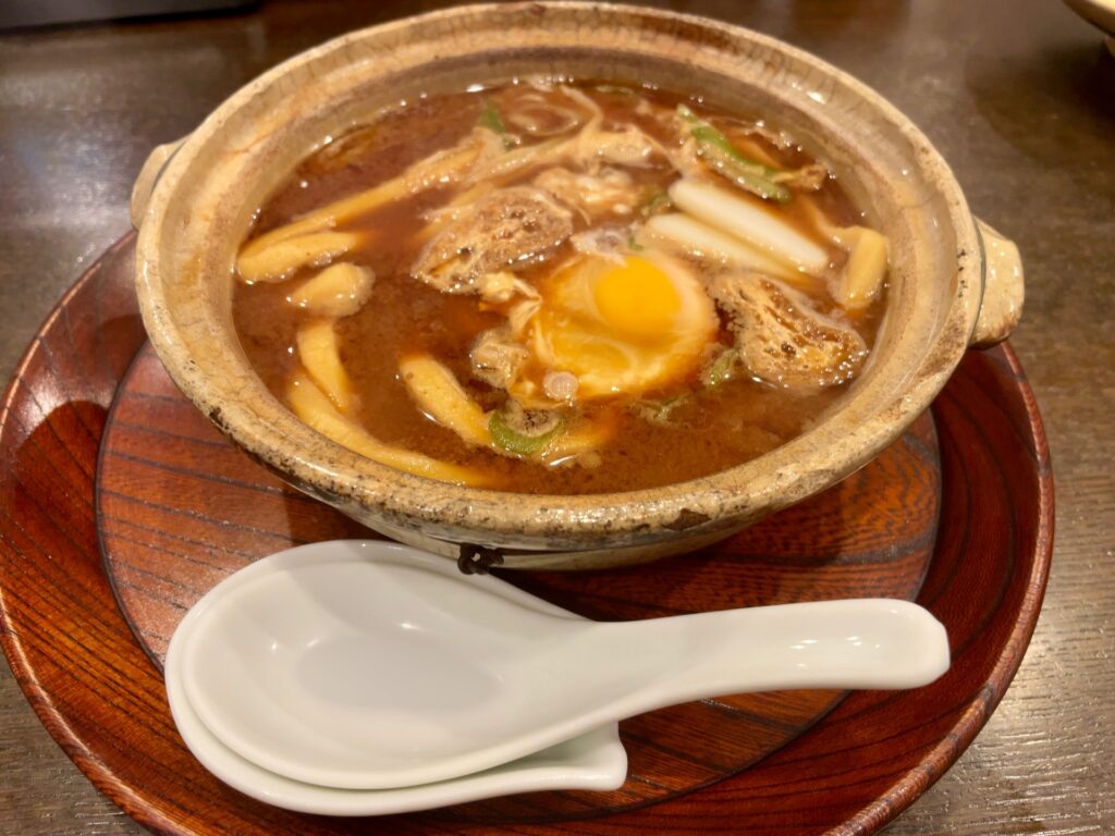 愛知県名古屋市の味噌煮込みうどん