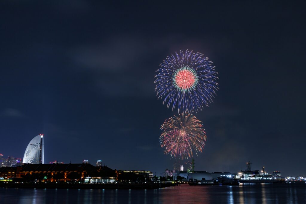 神奈川県横浜市中区の横浜開港祭の花火