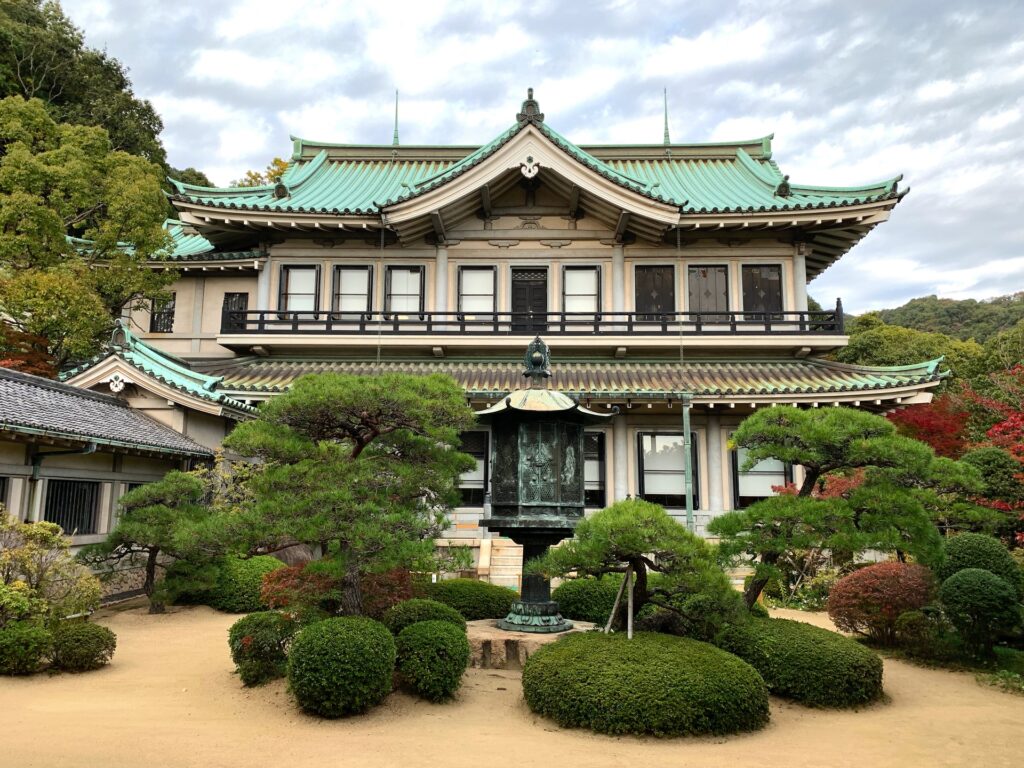 神戸市東灘区の白鶴美術館