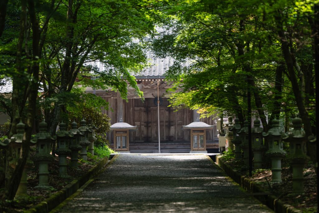 横浜市泉区の西林寺の山門