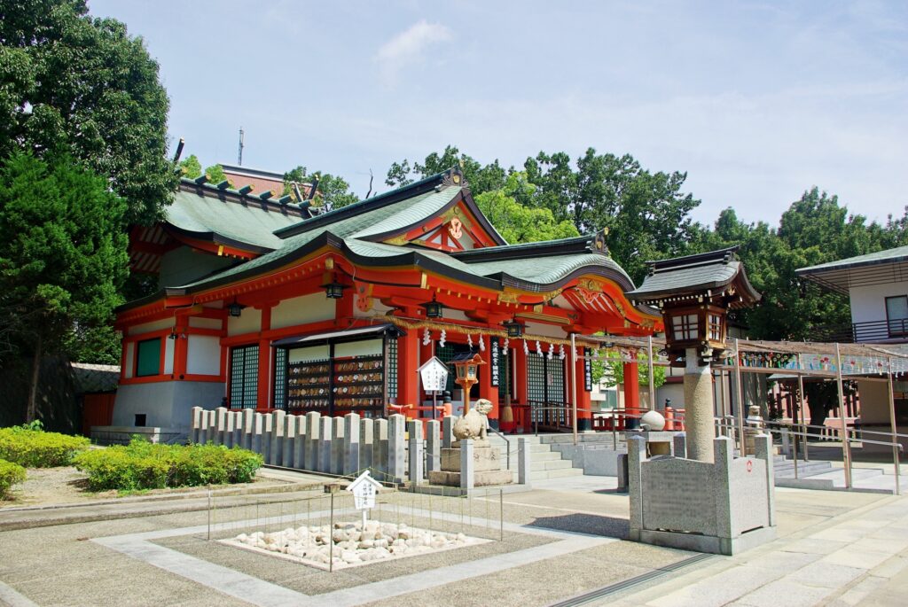 吹田氏の片山神社