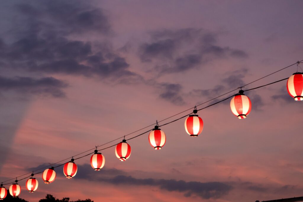 大阪府大阪市平野区の夕暮れの祭り会場