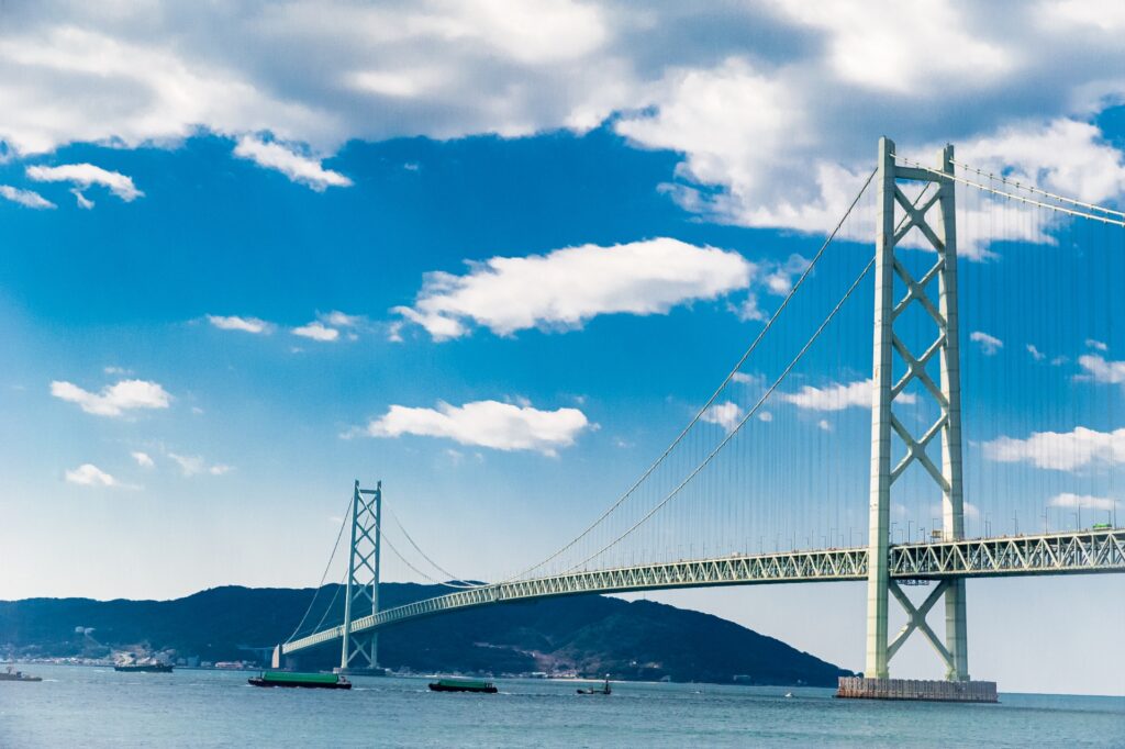 兵庫県明石市の明石海峡大橋
