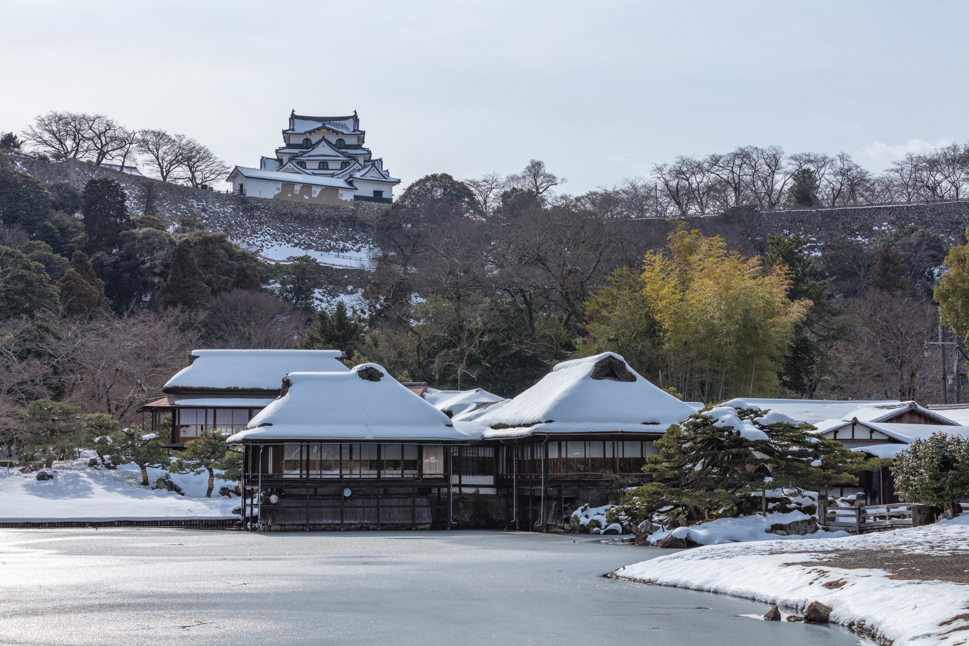 滋賀県彦根市の彦根城と雪