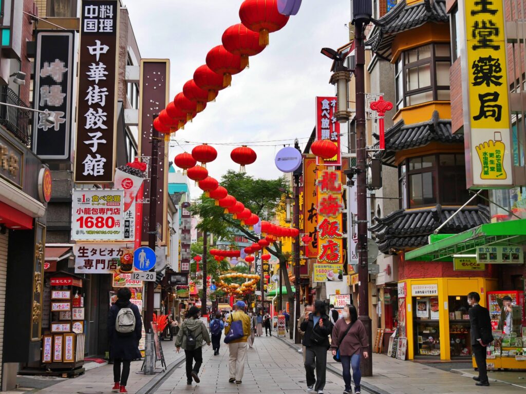 神奈川県横浜市中区の早朝の中華街 神奈川県横浜市中区の早朝の中華街
