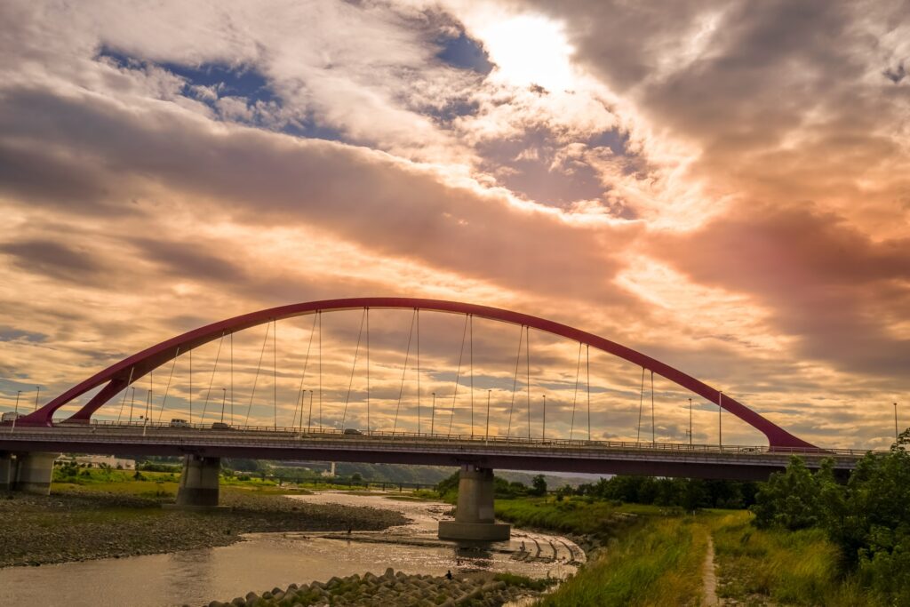 東京都昭島市の多摩川の夕陽