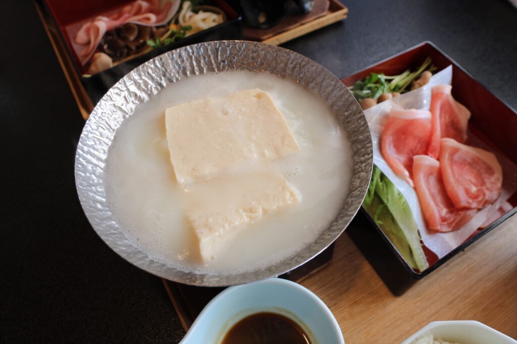 京都府京都市左京区の湯豆腐