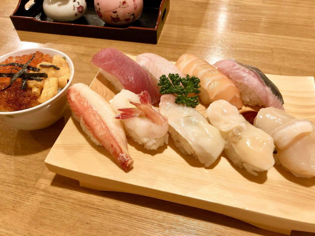 愛知県名古屋市の海鮮丼と寿司
