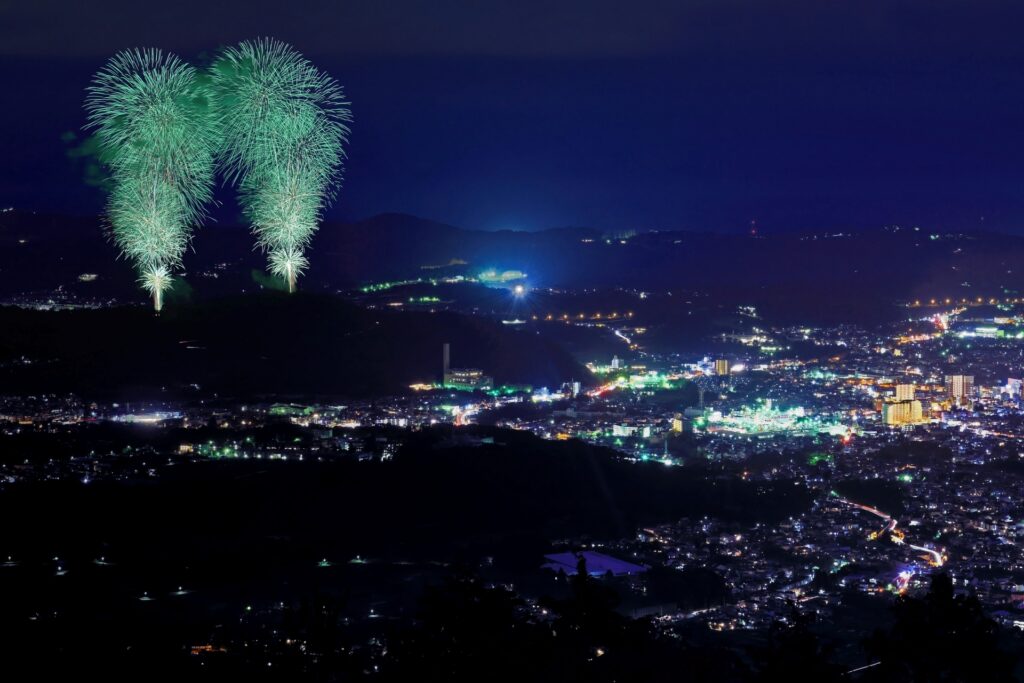 神奈川県秦野市のたばこ祭りでみる花火