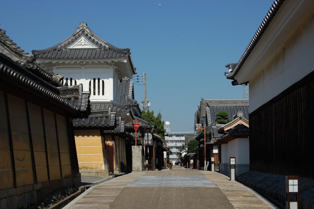 寺内町の町家と石畳の通り 富田林市の富田林寺内町