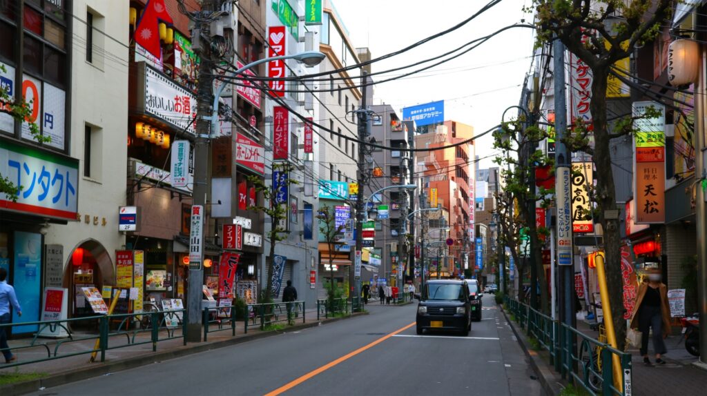 国分寺駅前の飲食店街