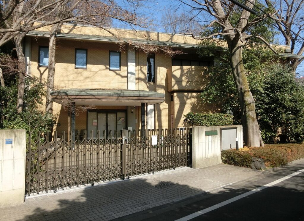 はけの森美術館の外観
