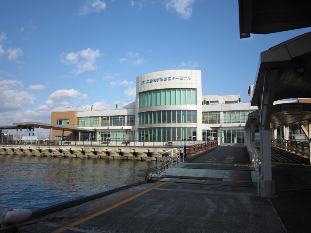 広島市南区の広島港旅客ターミナル