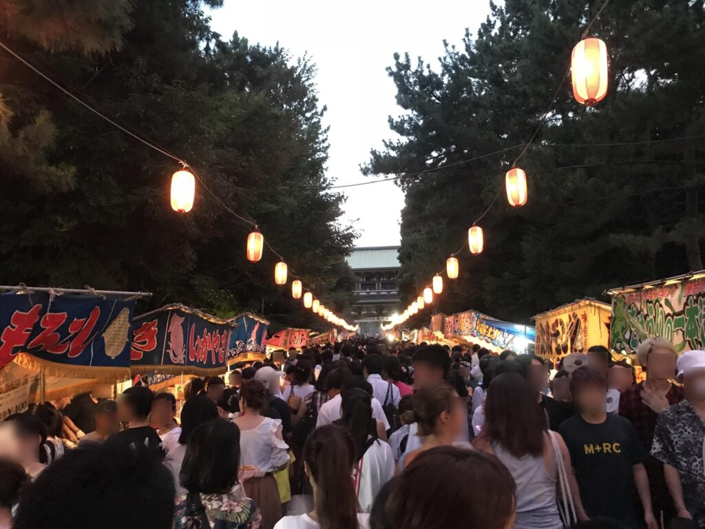 夕方の祭り会場 神奈川県横浜市保土ヶ谷区のほどがや区民まつり