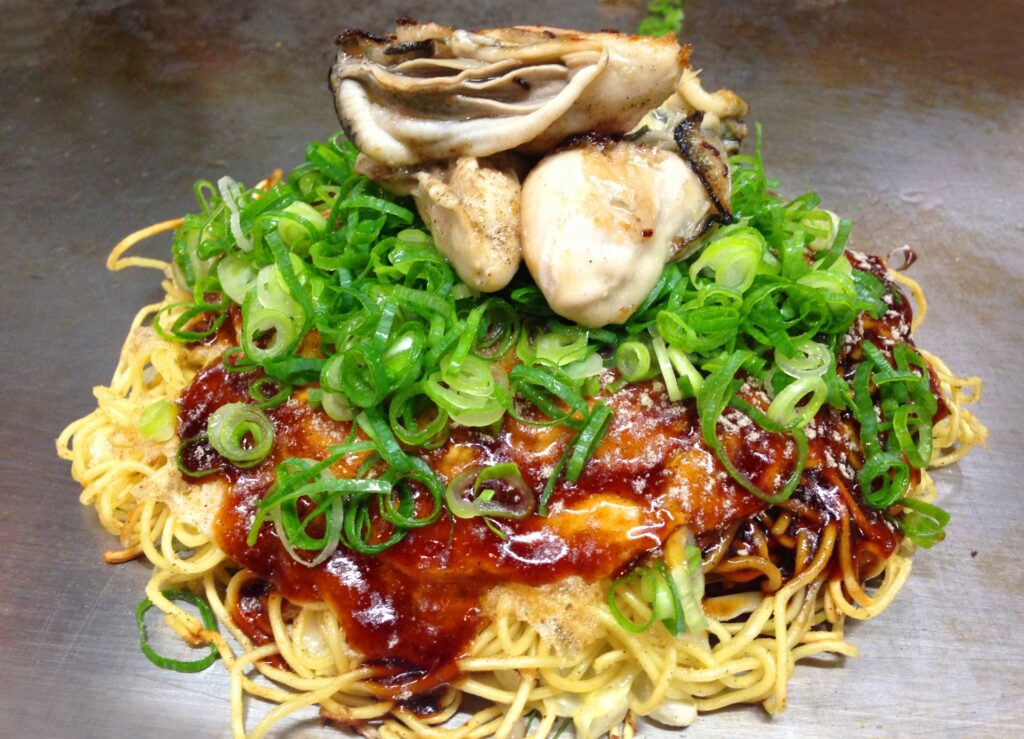 広島風お好み焼きと牡蠣